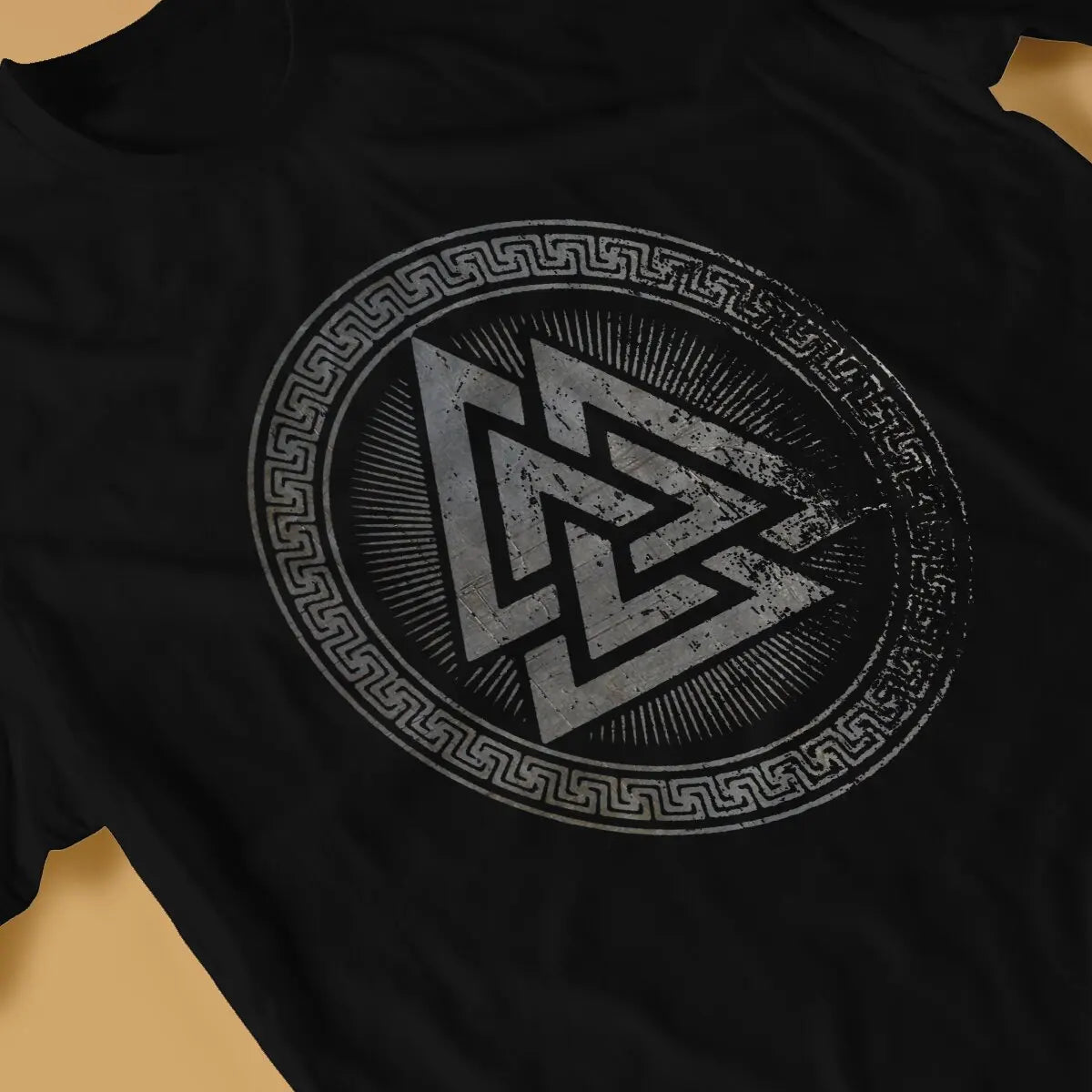 Camiseta de Algodón Valknut - Alianza de Estilo y Tradición Nórdica