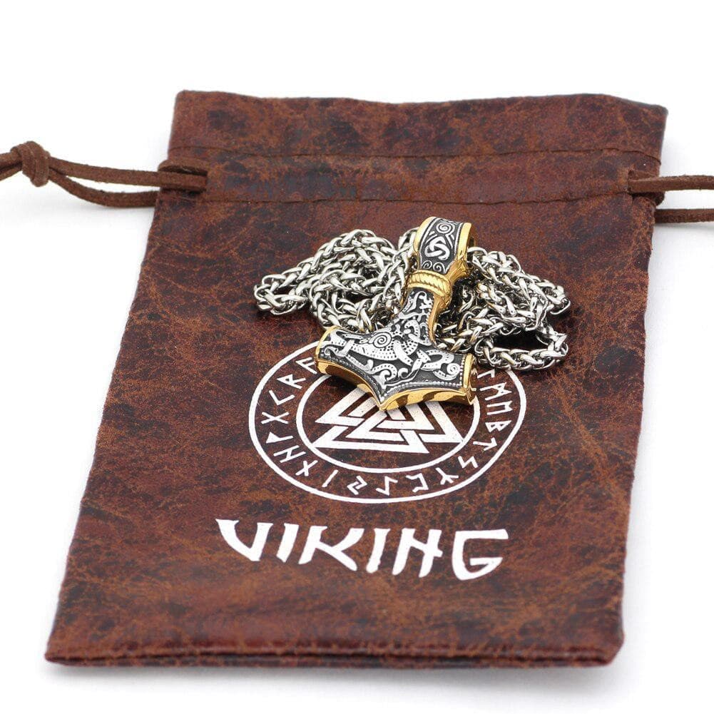 Collier Mjolnir en Acier Inoxydable  garni d'or.