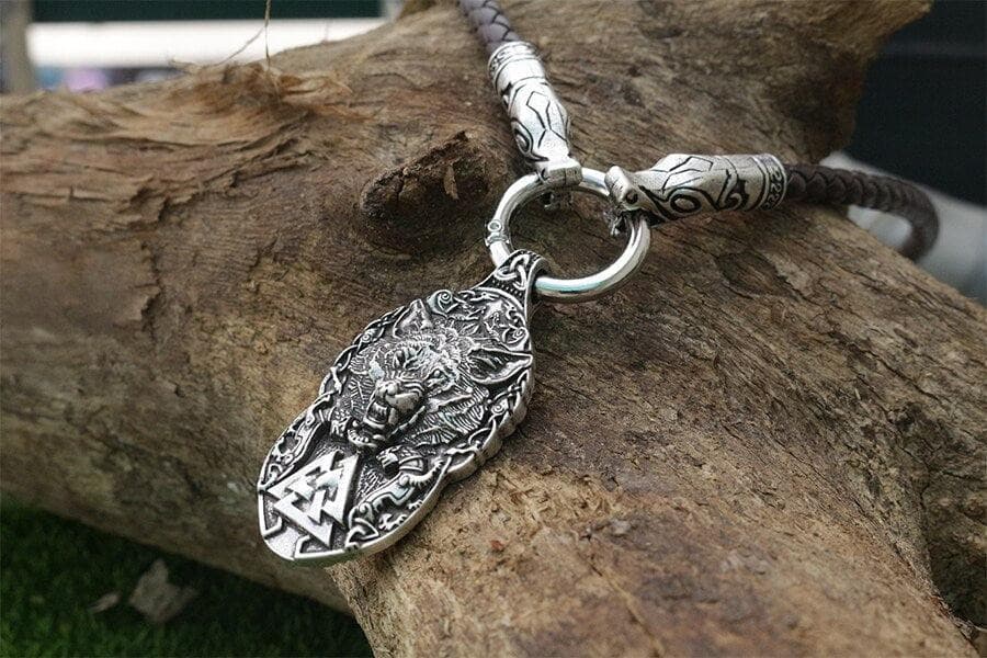 Collier Viking du puissant "Loup de Fenrir".